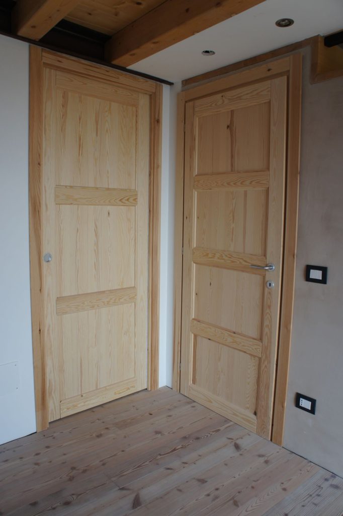 Porte in legno massello acquistate online